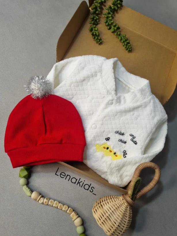 ست سرهمی مخمل گرم سفید با کلاه قرمز