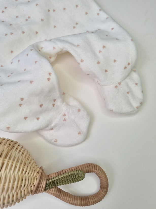 سرهمی مخمل جورابدار وارداتی نوزادی تا ۱۸ ماه